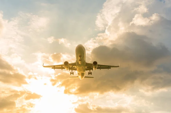 Sonnenuntergangslandschaft Mit Flugzeug Himmel Von Phuket Nai Yang Strand Der — Stockfoto