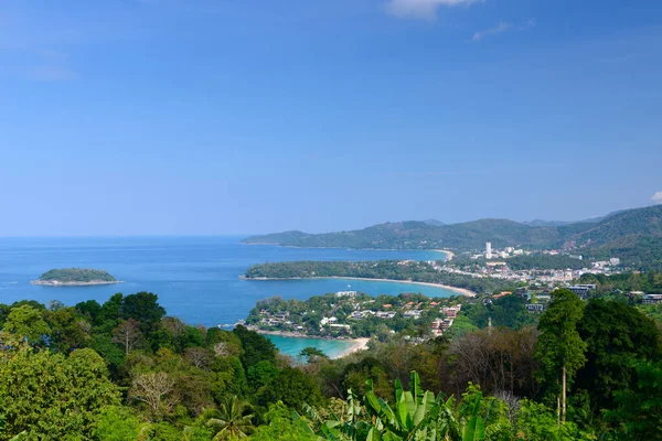 Phuket Manzara Noktası, Karon Sahili, Kata Sahili, Patong Sahili, Karon Bakış Açısı 'ndan alınan manzara. Tayland 'ın Phuket Eyaleti' nde yer alıyor..