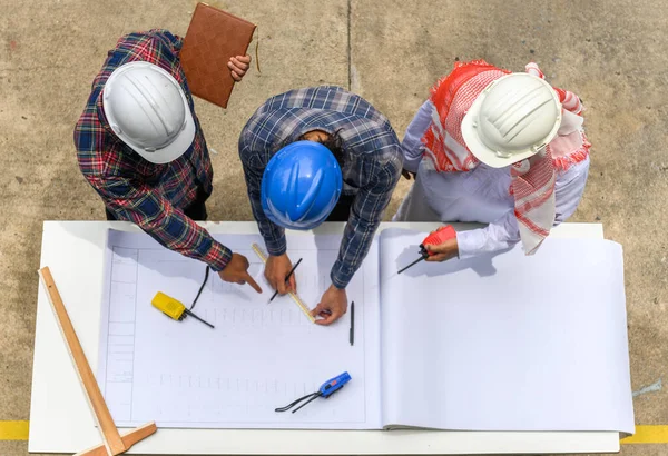 Vista Dall Alto Del Team Ingegneri Capo Cantiere Ingegnere Sul — Foto Stock