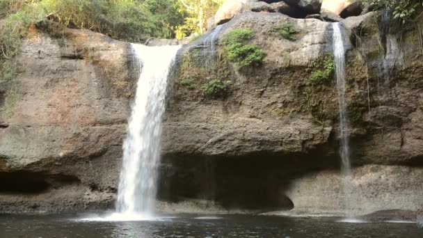 Forêt Profonde Belle Cascade Haew Suwat Cascade Parc National Kao — Video