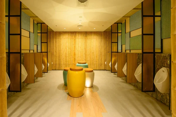 浴室的现代艺术风格室内装饰或浴室的老式风格室内装饰 — 图库照片