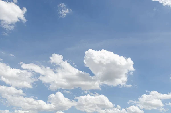 Hintergrund Und Textur Der Abstrakten Schönen Blauen Himmel Mit Weißen — Stockfoto