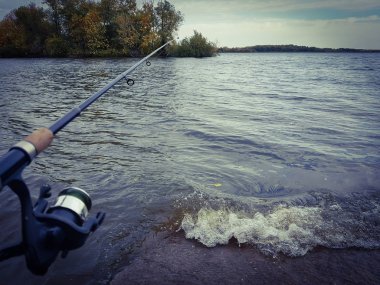 nehirde iplik balıkçılık