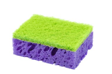 Beyaz bir arka plan üzerinde izole mutfak süngerler.