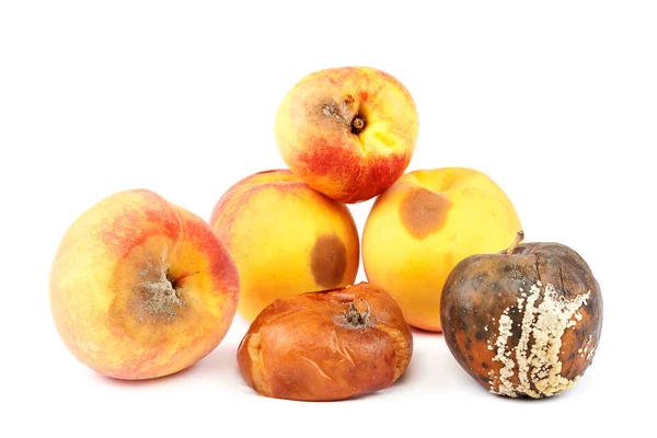 Плоди Яблука Персика Гниллю Ізольовані Білому Тлі — стокове фото