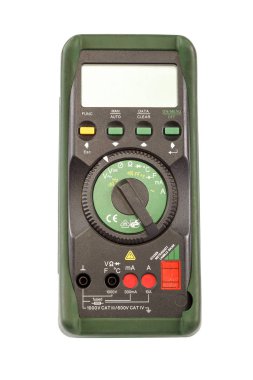 Beyaz arkaplanda izole kabloları olan elektrik test edicisi.