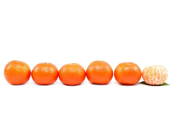 Mandarinas Frescas Aisladas Sobre Fondo Blanco — Foto de Stock