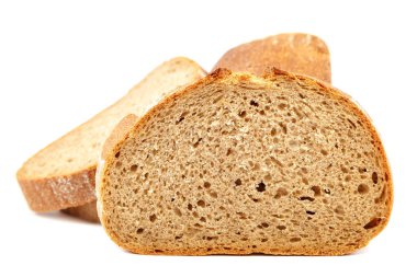 Beyaz arkaplanda izole edilmiş bir somun ekmek