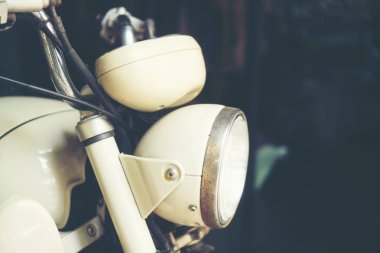 Klasik motosiklet - Kafede dekorasyon (kahve dükkanı). retro renk efekti biçimleri