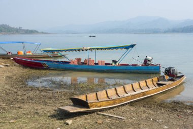 Tayland 'da küçük tekneler