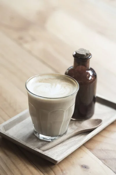 Hot Latte Art Sugar Wooden Plate — Stock Photo, Image