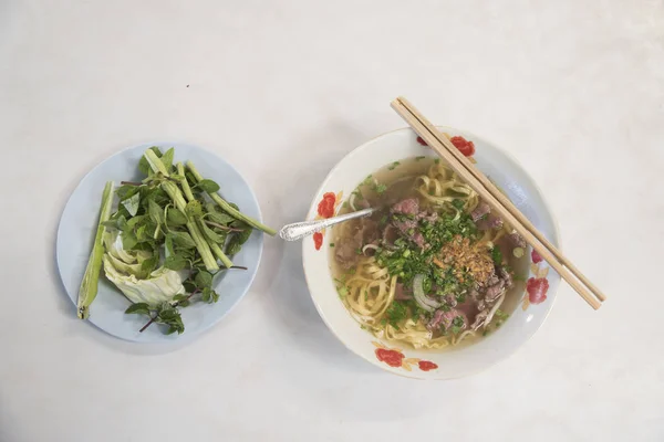 Pho Sopa Macarrão Arroz Fresco Vietnamita Com Carne Bovina Ervas — Fotografia de Stock