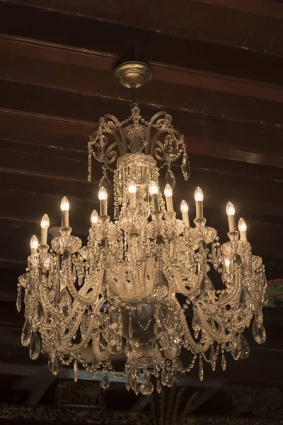 Elegant Chandelier Dark Room — Stock Photo, Image