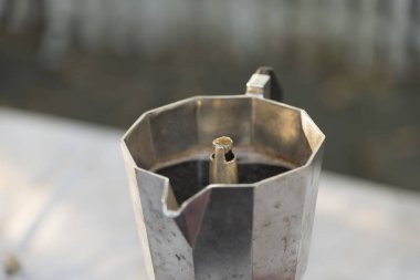 vintage coffee maker, closuep