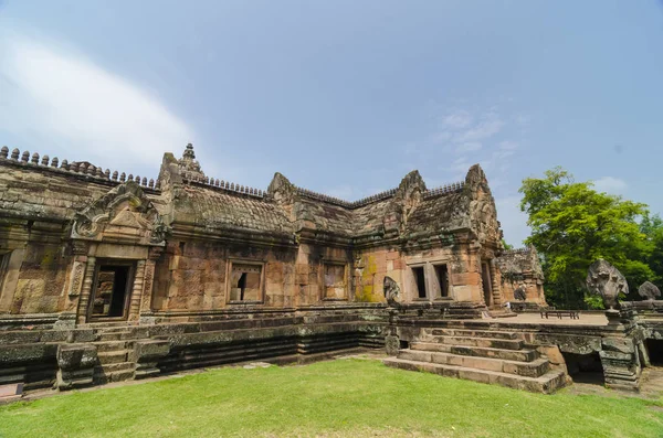 砂的石头城堡 Phanomrung 在泰国武里喃府 古代高棉艺术的宗教建筑 — 图库照片