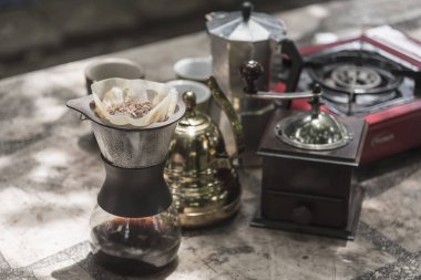 Vintage tonda taze kahve yapmak için kitleri