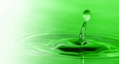 Bir damla su ve beyaz alan