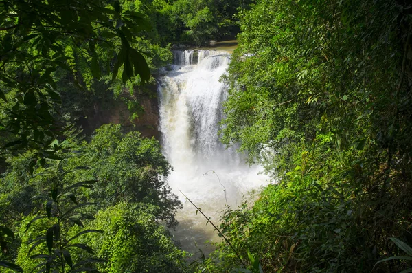 Bela Cachoeira Unesco Haew Suwat Parque Nacional Khao Yai Tailândia — Fotografia de Stock