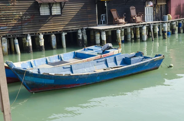 Barco Sampan Madera Anclado Muelle Jetty Chew Patrimonio Unesco Penang —  Fotos de Stock