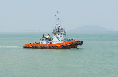 Denizde kargo gemisi 