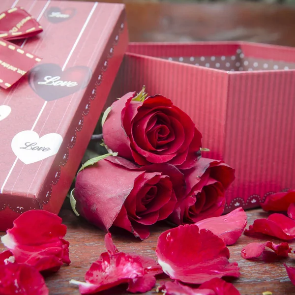 Love Concept Roses Gift Valentine Day — стокове фото