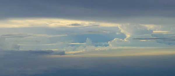 Cielo Blu Nuvole Sfondo — Foto Stock