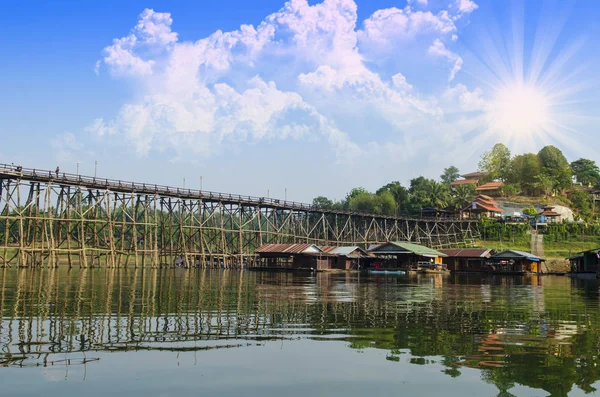 Puente Madera Segundo Más Largo Del Mundo Sangklaburi Kanchanaburi Tailandia — Foto de Stock