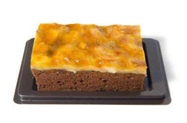 Çikolatalı kek, beyaz arka plan üzerinde izole kaşu somun kek