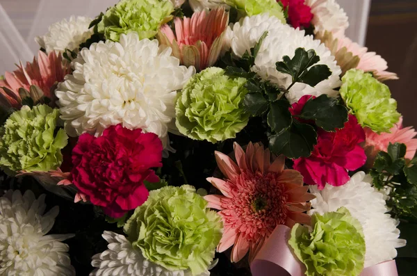 Buquê Flores Com Muitas Flores Diferentes — Fotografia de Stock