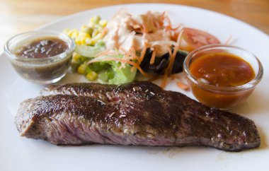 Şarküteri - Devekuşu bifteği