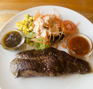 Şarküteri - Devekuşu bifteği