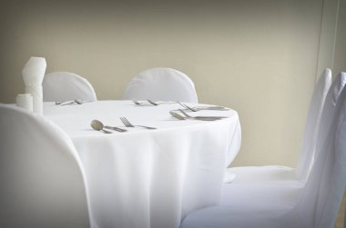 zarif bir restoran yemek masası yer ayarı