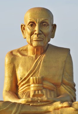 Gökyüzü ile Büyük Altın Buda, tayland