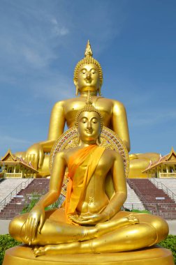 Wat Muang Angthong, Tayland altın Buddha heykeli