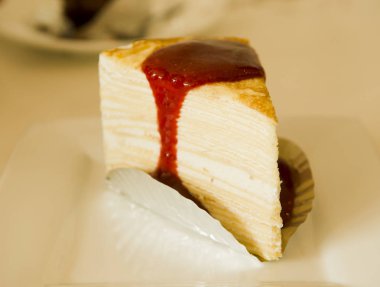 plaka üzerinde Cheesecake