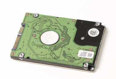 Disk sürücüsü beyaz arkaplanda izole edildi