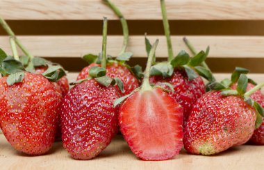 Taze çilekler. Kapatın.