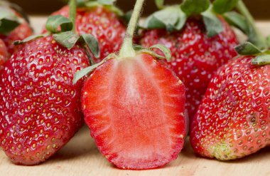 Taze çilekler. Kapatın.