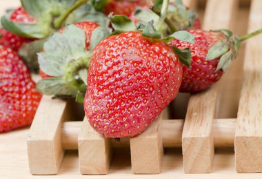 Taze çilekler. Kapatın.