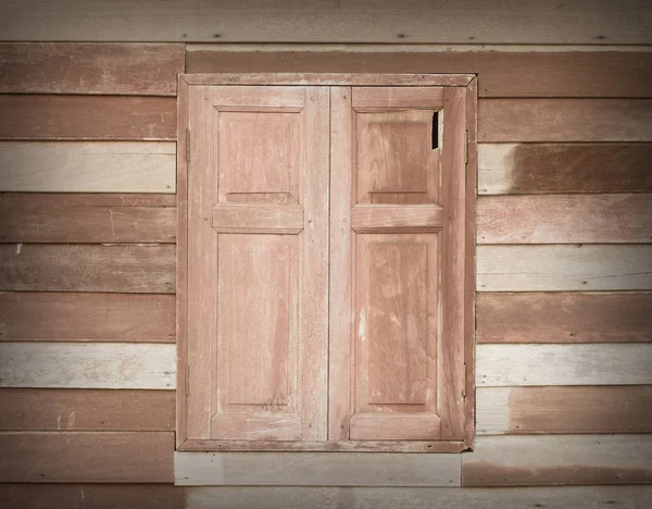 Stare Drewniane Okna Zamknięte — Zdjęcie stockowe