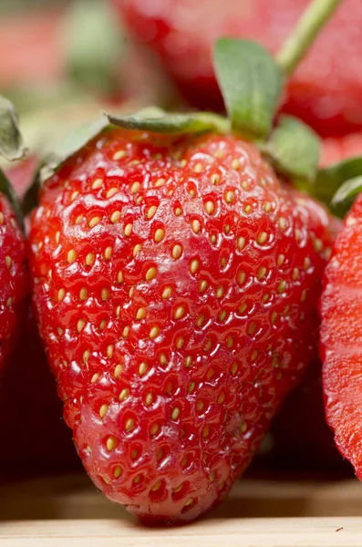 Taze çilekler. Kapatın.