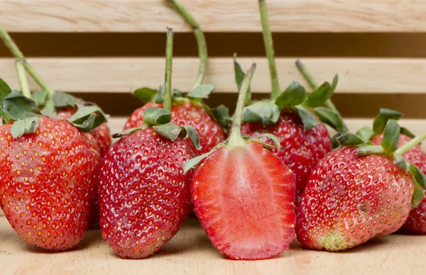 Taze çilekler. Kapatın.