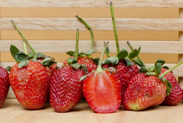 Taze çilekler. Kapatın.