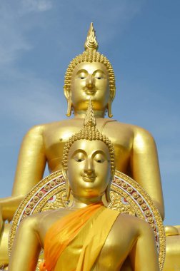 Wat Muang Angthong, Tayland altın Buddha heykeli