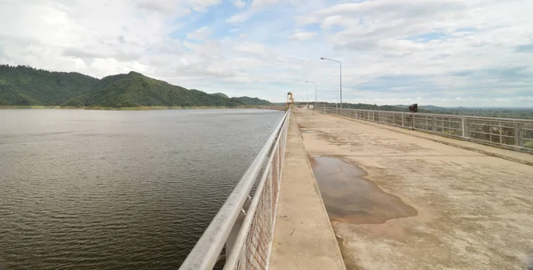 Lago Represa — Fotografia de Stock