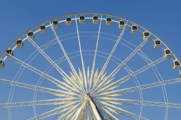 Vackra Stora Pariserhjul Och Den Blå Himlen — Stockfoto