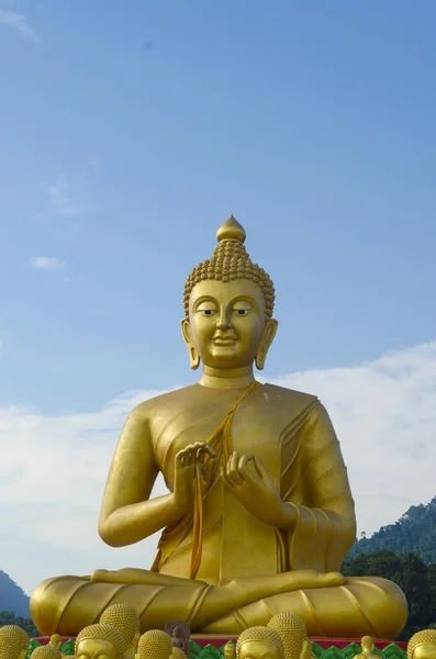 Makha Bucha Boeddha Met Standbeeld Van 1250 Discipelen Nakhonnayok Thailand — Stockfoto