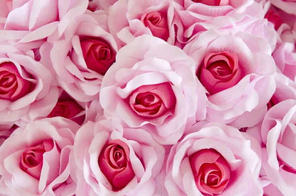 Künstliche Rosenblüten Gemischter Strauß — Stockfoto