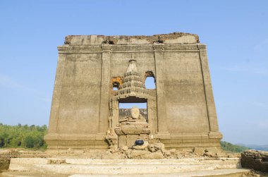 Harabe Tapınağı'nda Sangkhlaburi, Kanchanaburi, Tayland, Thailand, görünmeyen, Tayland