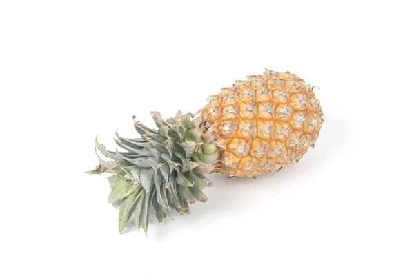 Ananas Auf Weißem Hintergrund — Stockfoto